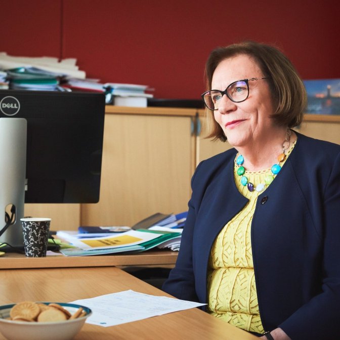 ”Läromedelssituationen är inte så mörk som den målas upp”