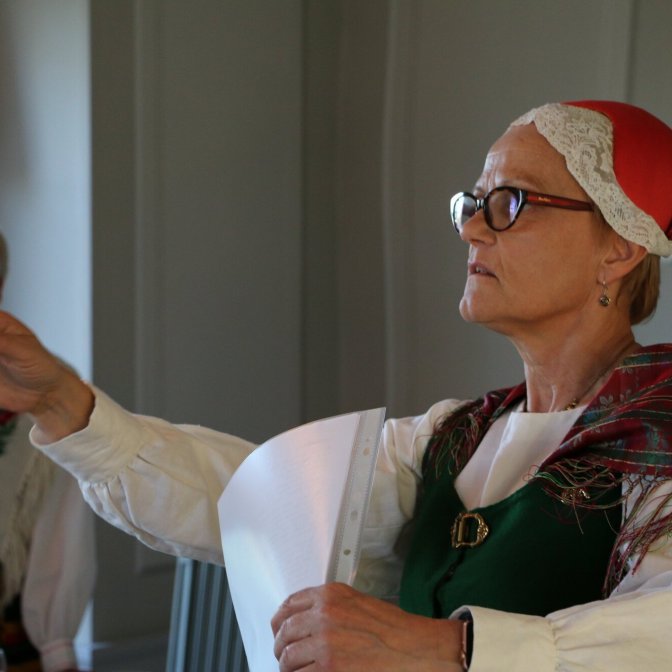 Winellska skolan bjöd serbiska elever på karneval och Lucia