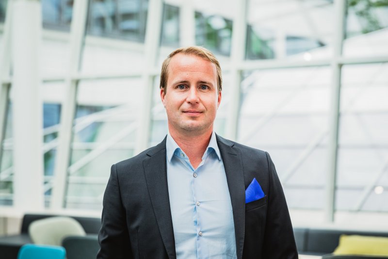 Svårt att rekrytera behöriga elev- och studiehandledare i Svenskfinland – fältet efterlyser möjlighet att studera vid sidan om jobbet