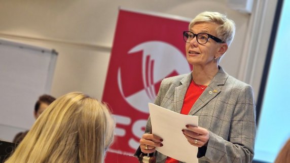 “Finlands ekonomi stärks enbart genom en utbildning av toppklass” – Lindtman gästade FSL:s fullmäktige 